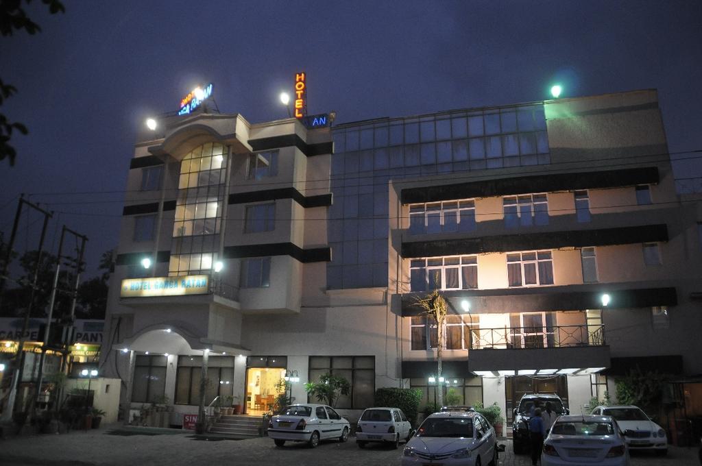Hotel Ganga Ratan Agra  Zewnętrze zdjęcie